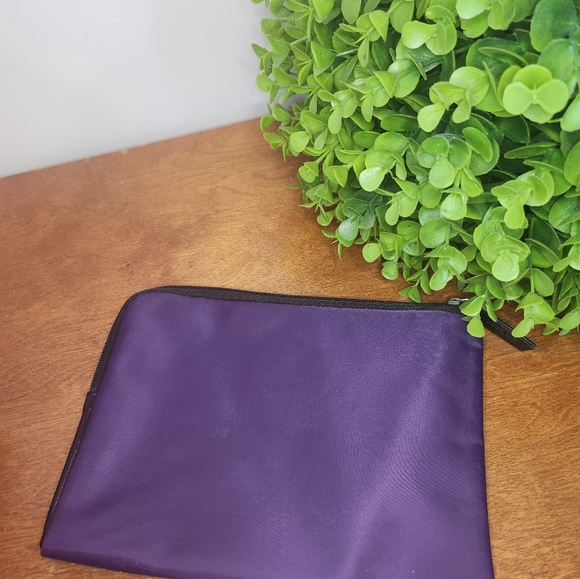 Tumi Corner zip bag - Picture 7 of 10
